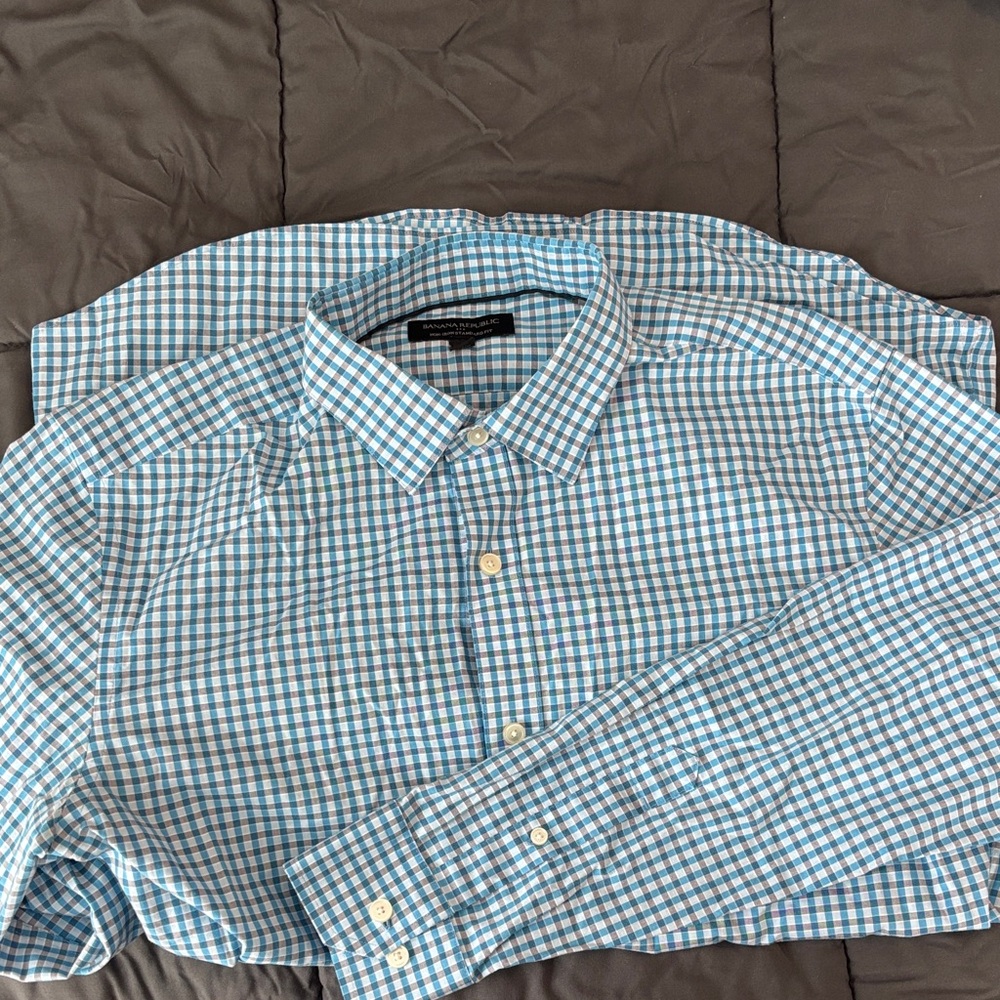 Like new!  Banana Republic Blue Checker Men's Shirt